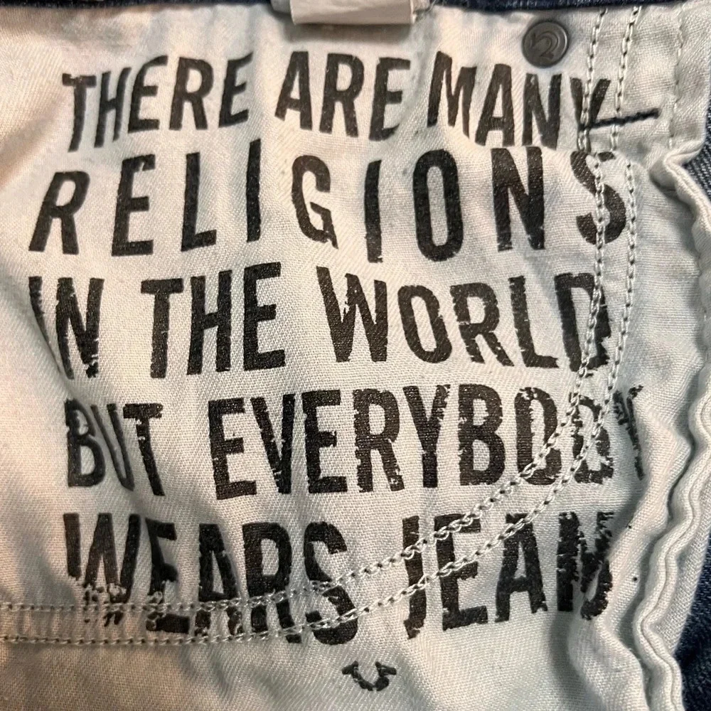 True Religion Brand ‘Geno’ Relaxed‎ Slim Jeans. Size 32.